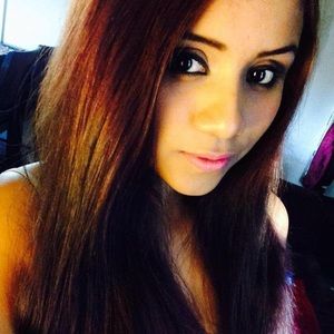 Meet your Posher, Adela